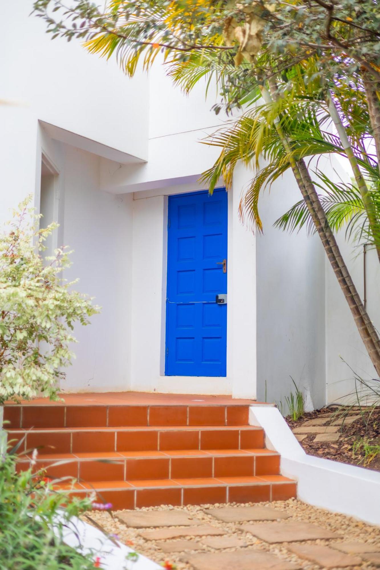 The Blue Door B&B East London Exterior foto